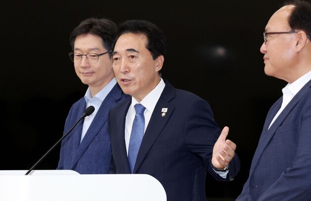 與 "李대통령 특사 고뇌 이해…지지·비판 다 들을 것"(1보)