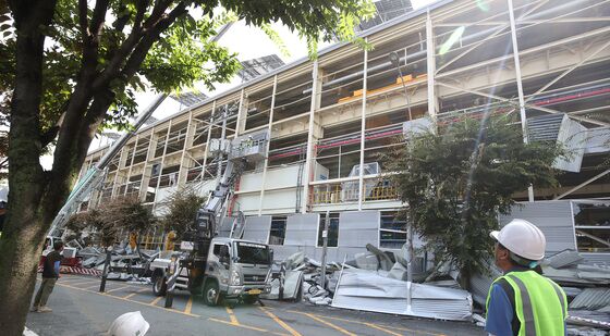 경북 영천 채신공단 화재로 부서진 주변 공장