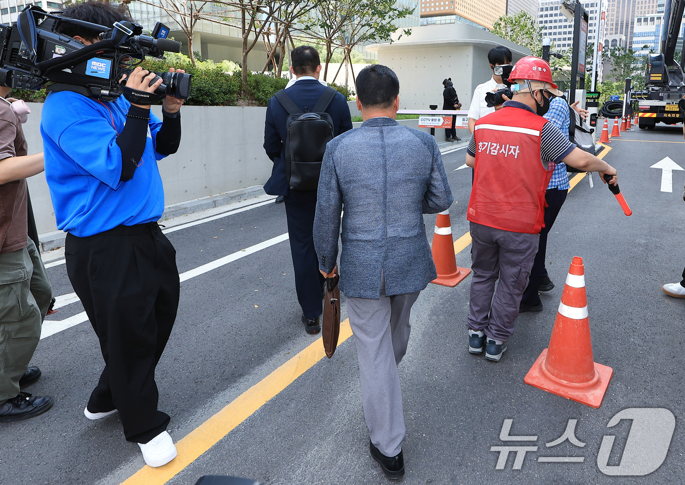 (서울=뉴스1) 박정호 기자 = '정치 브로커' 명태균 씨가 실질적으로 운영하던 여론조사 기관 미래한국연구소의 전임 소장 김태열 씨가 5일 오후 서울 종로구에 마련된 김건희 특검팀 …