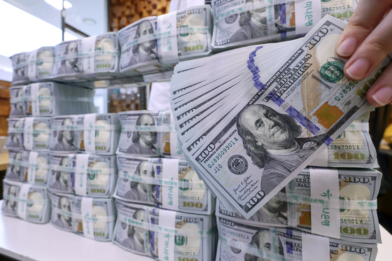 美·이란 2차 협상 기대에…달러·원 4.8원 하락 출발