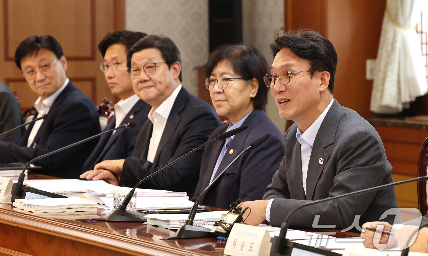 (서울=뉴스1) 임세영 기자 = 김민석 국무총리가 5일 서울 종로구 정부서울청사에서 열린 바이오헬스혁신위원회 회의에서 발언을 하고 있다. 2025.8.5/뉴스1