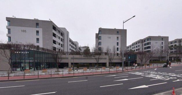 서울 100억 초고가 아파트 거래 33%↑…현금 부자·영끌 '양극화'