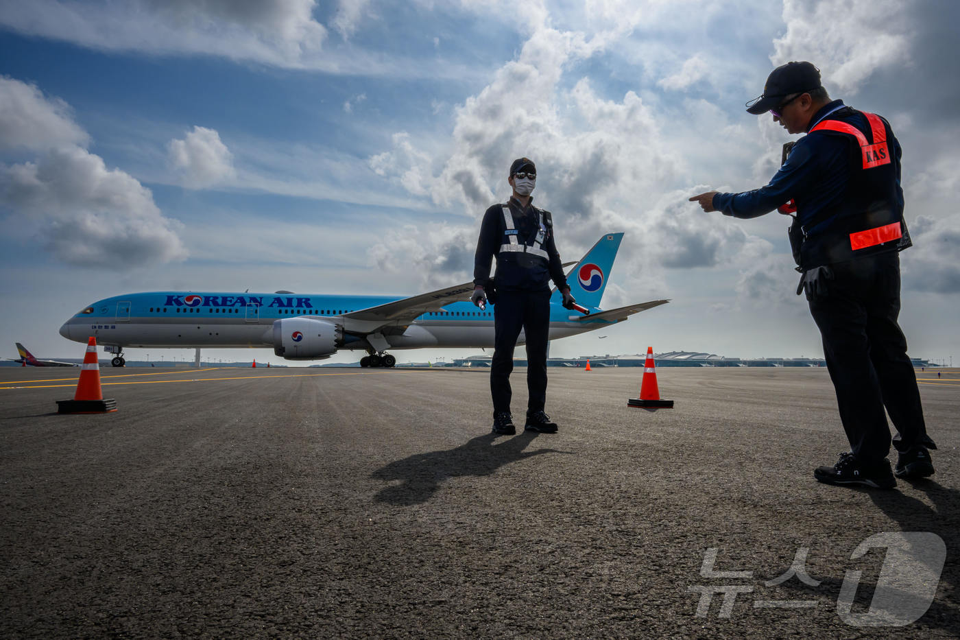 (인천공항=뉴스1)  박지혜 기자 = 서울지방항공청, 인천국제공항공사 등 유관기관 관계자들이 5일 인천국제공항 제1여객터미널에서 제2활주로 운영재개를 앞두고 신설 시설물 사용성 및 …