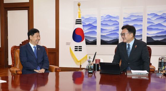 환담하는 우원식 의장과 구윤철 경제부총리