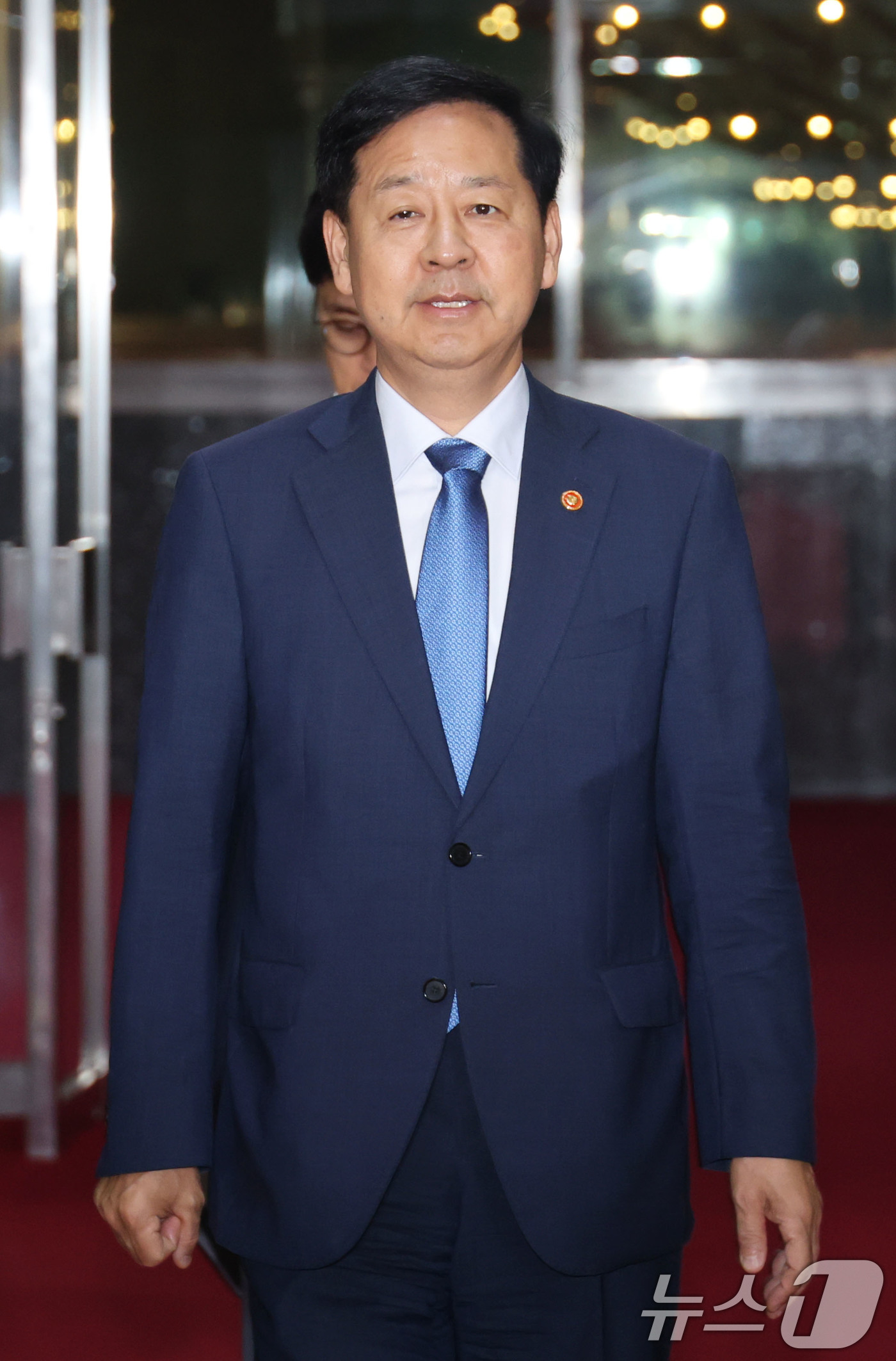 (서울=뉴스1) 이광호 기자 = 구윤철 경제부총리 겸 기획재정부 장관이 6일 오전 서울 여의도 국회에서 우원식 국회의장을 만나기 위해 의장집무실로 향하고 있다.   2025.8.6 …