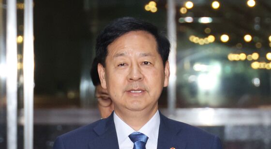 의장집무실 향하는 구윤철 경제부총리