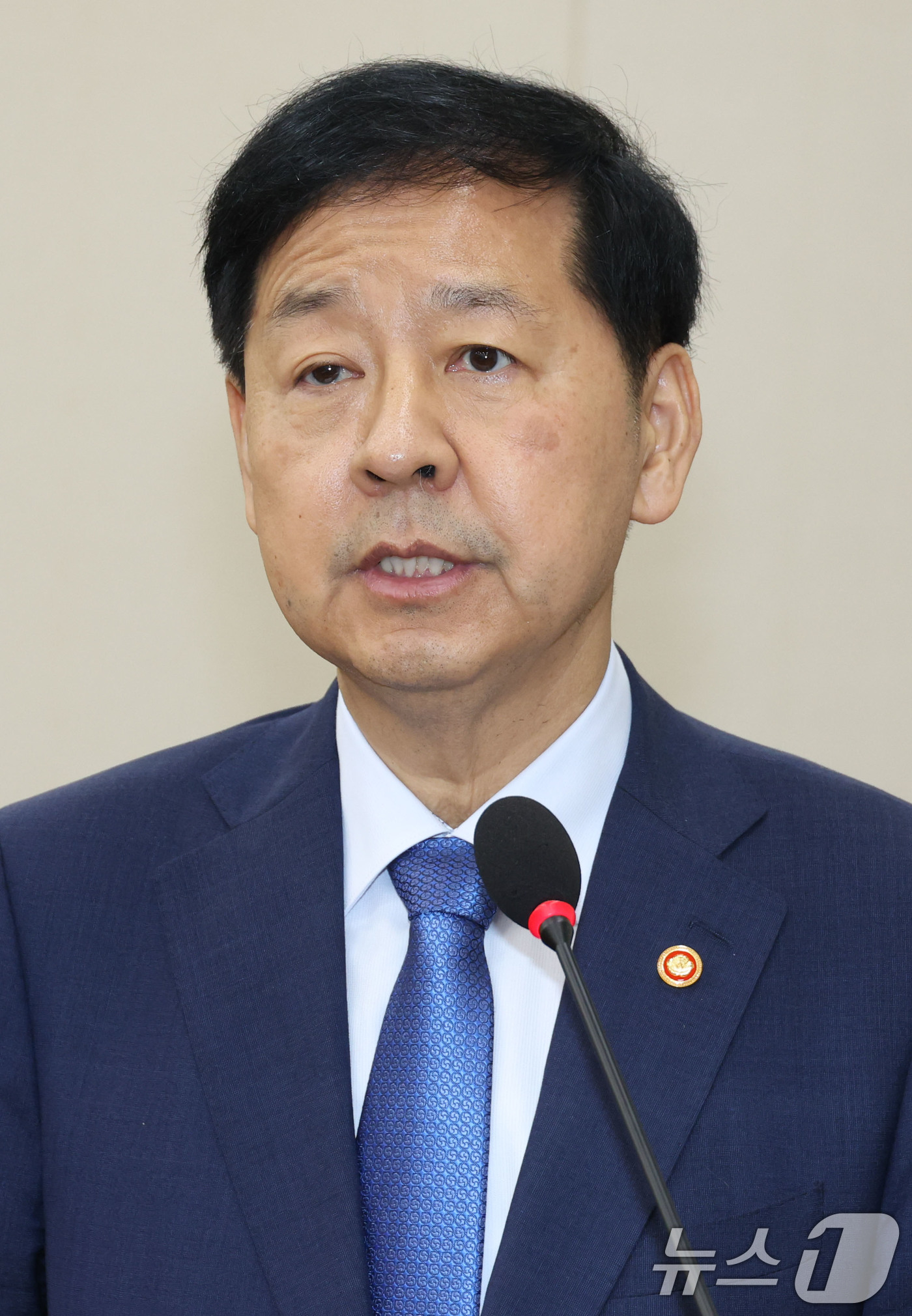 (서울=뉴스1) 이광호 기자 = 구윤철 경제부총리 겸 기획재정부 장관이 6일 오전 서울 여의도 국회에서 열린 기획재정위원회 전체회의에 출석해 인사말을 하고 있다. 2025.8.6/ …