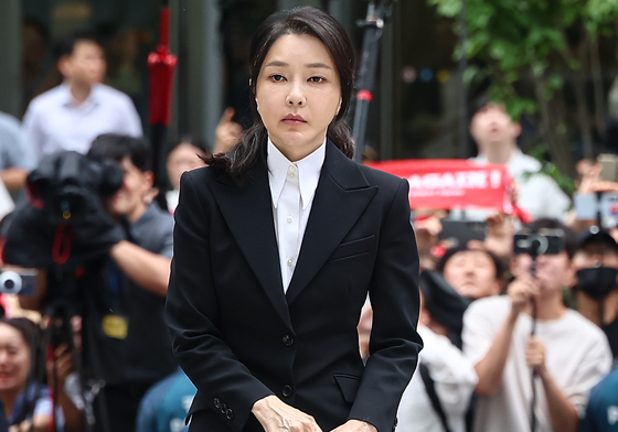 김건희 측 변호인 "與, 시국 돌파용 수단 취급…3일이라도 밖에 나왔으면"