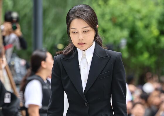 김건희, 오후 1시 조사 재개… 점심은 경호처 준비한 도시락