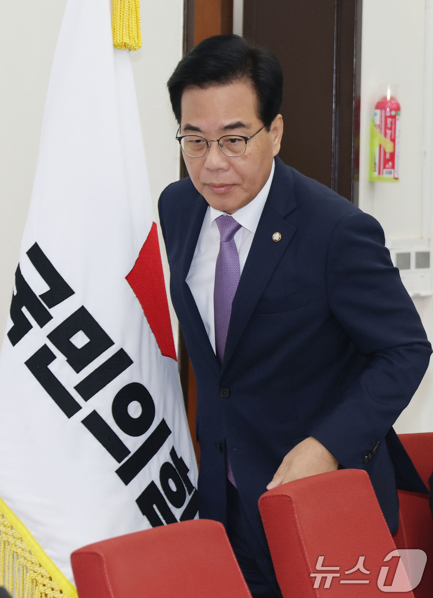 (서울=뉴스1) 이광호 기자 = 송언석 국민의힘 비상대책위원장 겸 원내대표가 6일 오전 서울 여의도 국회에서 현안 관련 기자간담회에 참석하고 있다. 2025.8.6/뉴스1