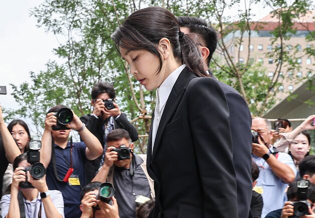 김건희 특검 소환…與 "국민 심판 시작" 野 "법과 절차 따라야"