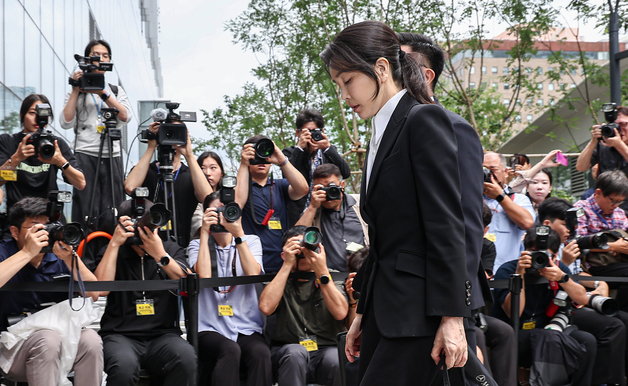 '尹·김건희 구속기소' 돛 내리는 3대특검…못 푼 숙제들도 산적