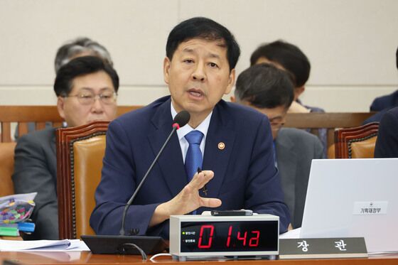구윤철 "車관세 15% 국민께 송구…양도세 대주주 기준 의견 들을 것"(종합)