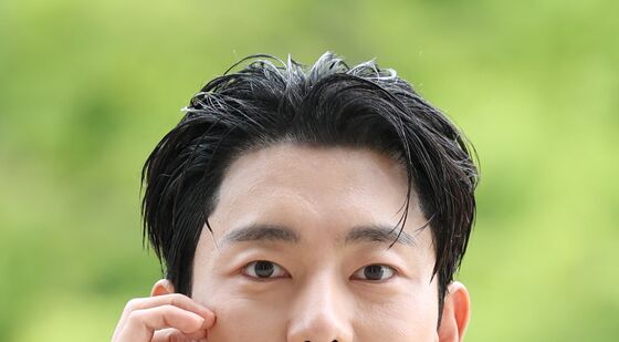 윤현민, 뜨거운 볼 하트