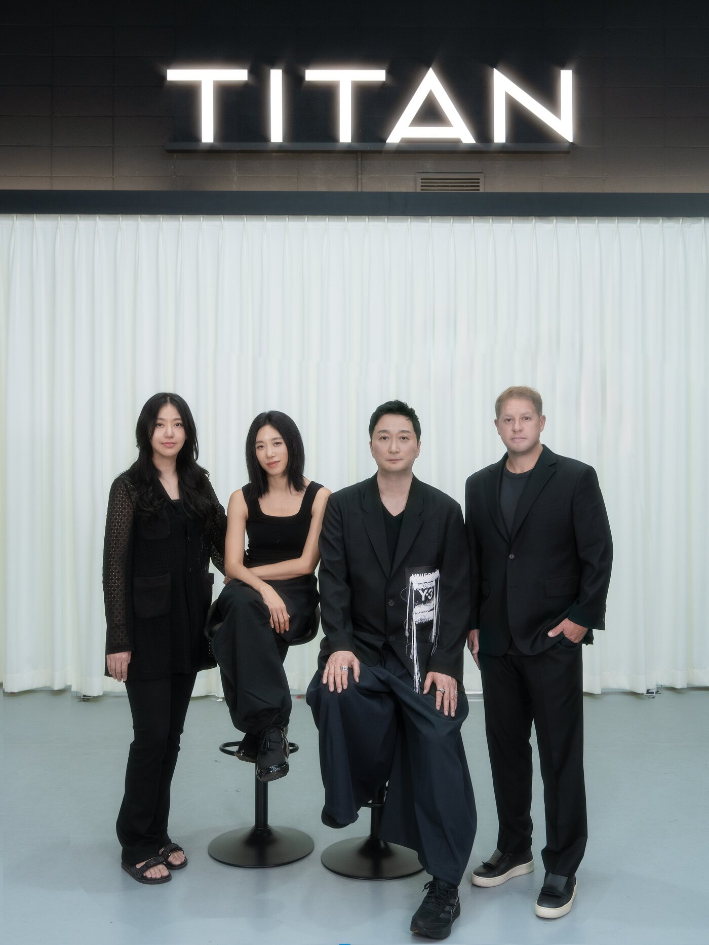 본문 이미지 - 타이탄 콘텐츠 강정아 CEO, 리아킴 CPO, 한세민 COB, 돔 로드리게즈 CBO(왼쪽부터, 타이탄 콘텐츠 제공)