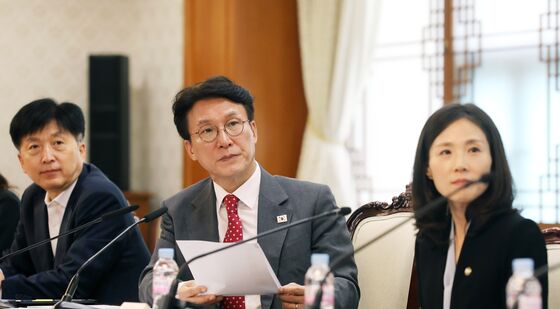 김민석 국무총리, 중국 단체 관광객 무비자 입국 시행