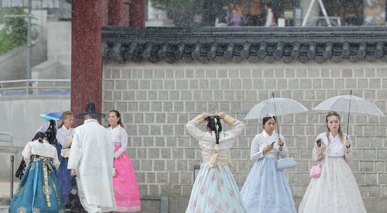 중국 단체 관광객 무비자 입국 한시 허용된다