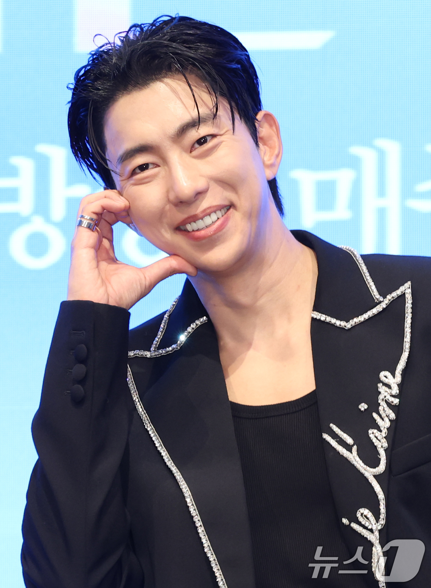 (서울=뉴스1) 권현진 기자 = 배우 윤현민이 6일 서울 구로구 더세인트에서 열린 KBS 2TV 새 주말드라마 '화려한 날들'(극본 소현경/ 연출 김형석) 제작발표회에 참석해 포즈 …