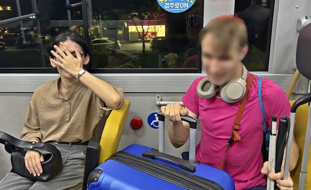 경주 시내버스 기사, 시각장애 외국인 승용차로 모신 이유는