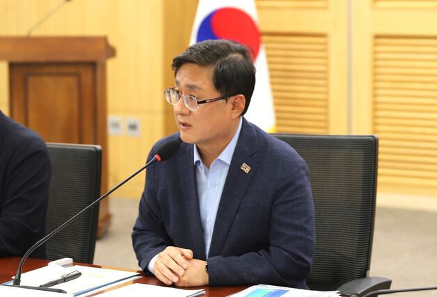 환경장관, 4대강 녹조 상황 점검…취수원 다변화·재자연화