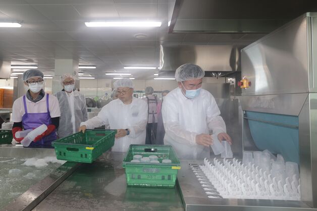 이범석 청주시장, 공공세척센터·공동작업장 찾아 폭염 현장 점검
