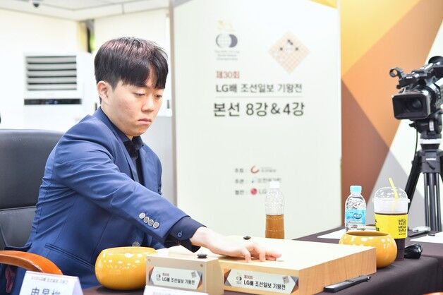 신민준 9단, 5년 만에 LG배 결승 진출…日 이치리키 료와 우승 다툼