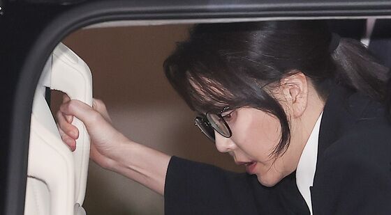 차량 탑승하는 김건희 여사