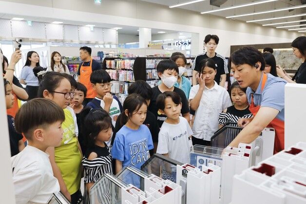 "낡은 아동센터의 변신"…KCC글라스, 홈씨씨교실 8호점 개소