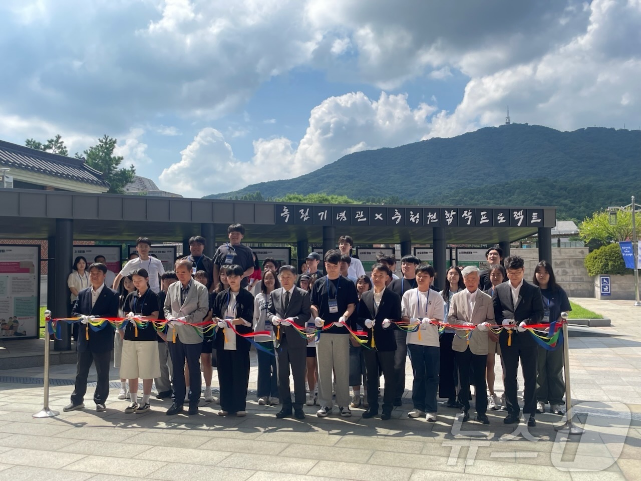 (대전=뉴스1) 이동원 기자 = 대전시교육청은 광복 80주년을 맞아, 학생들이 독립운동의 역사를 직접 탐구하고 발표한 후 현장을 직접 발로 누비는 특별한 역사교육 여정을 이어가고 …