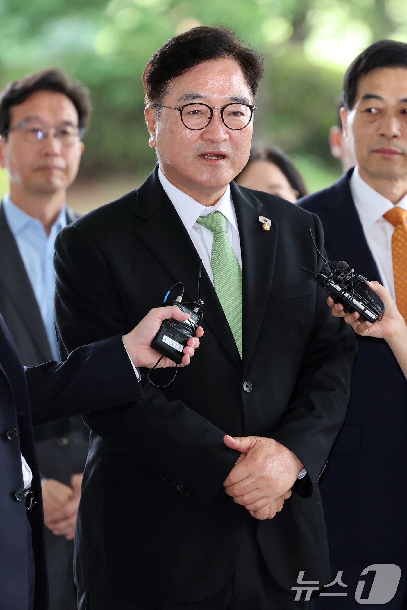 본문 이미지 - 우원식 국회의장이 7일 오전 서울 서초구 서울고등검찰청에 마련된 내란특검&#40;특별검사 조은석&#41;으로 참고인 조사를 위해 출석, 취재진 질문에 답하고 있다. 2025.8.7/뉴스1 ⓒ News1 황기선 기자