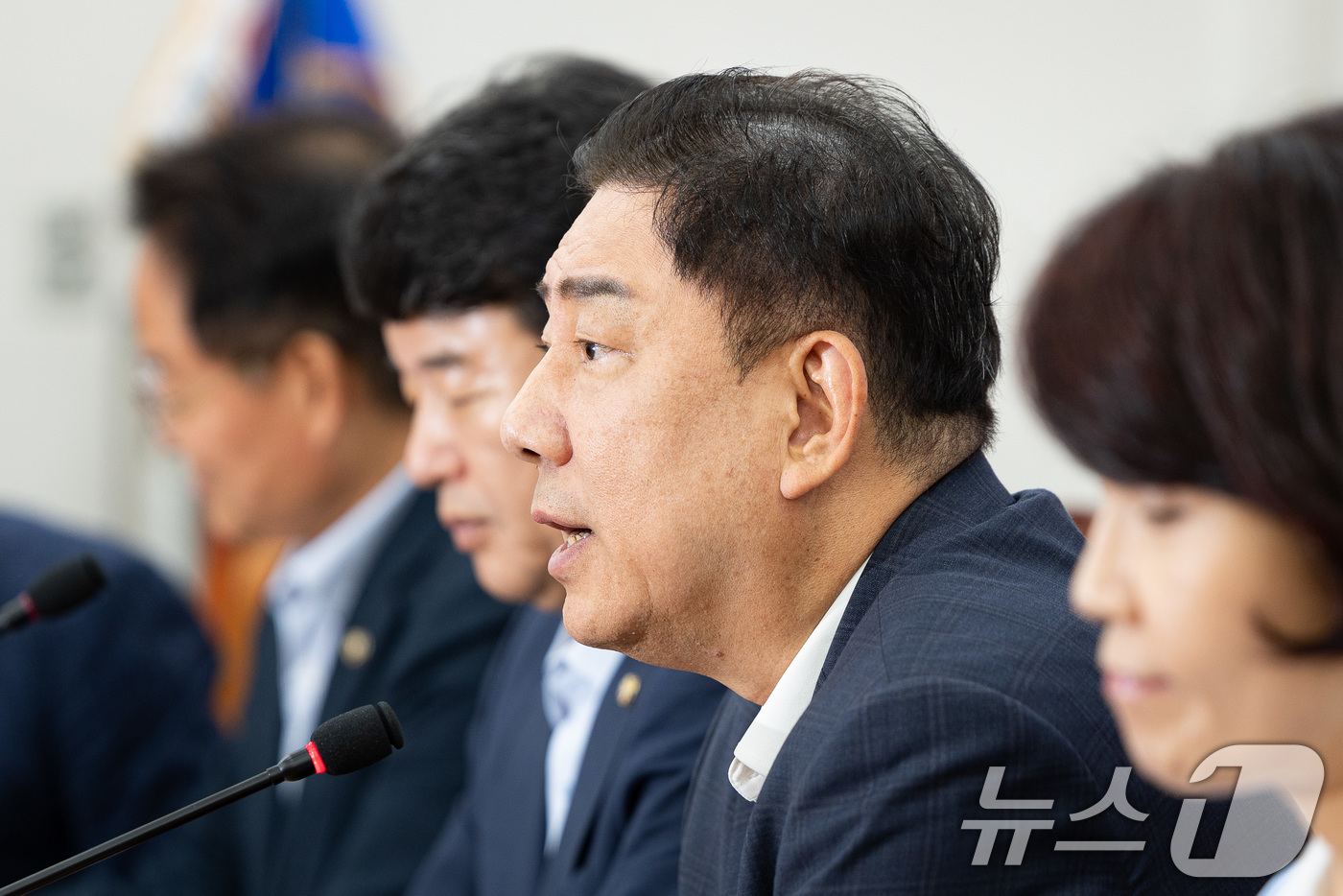 (서울=뉴스1) 유승관 기자 = 김병기 더불어민주당 원내대표가 7일 서울 여의도 국회에서 열린 정책조정회의에서 모두 발언을 하고 있다. 2025.8.7/뉴스1