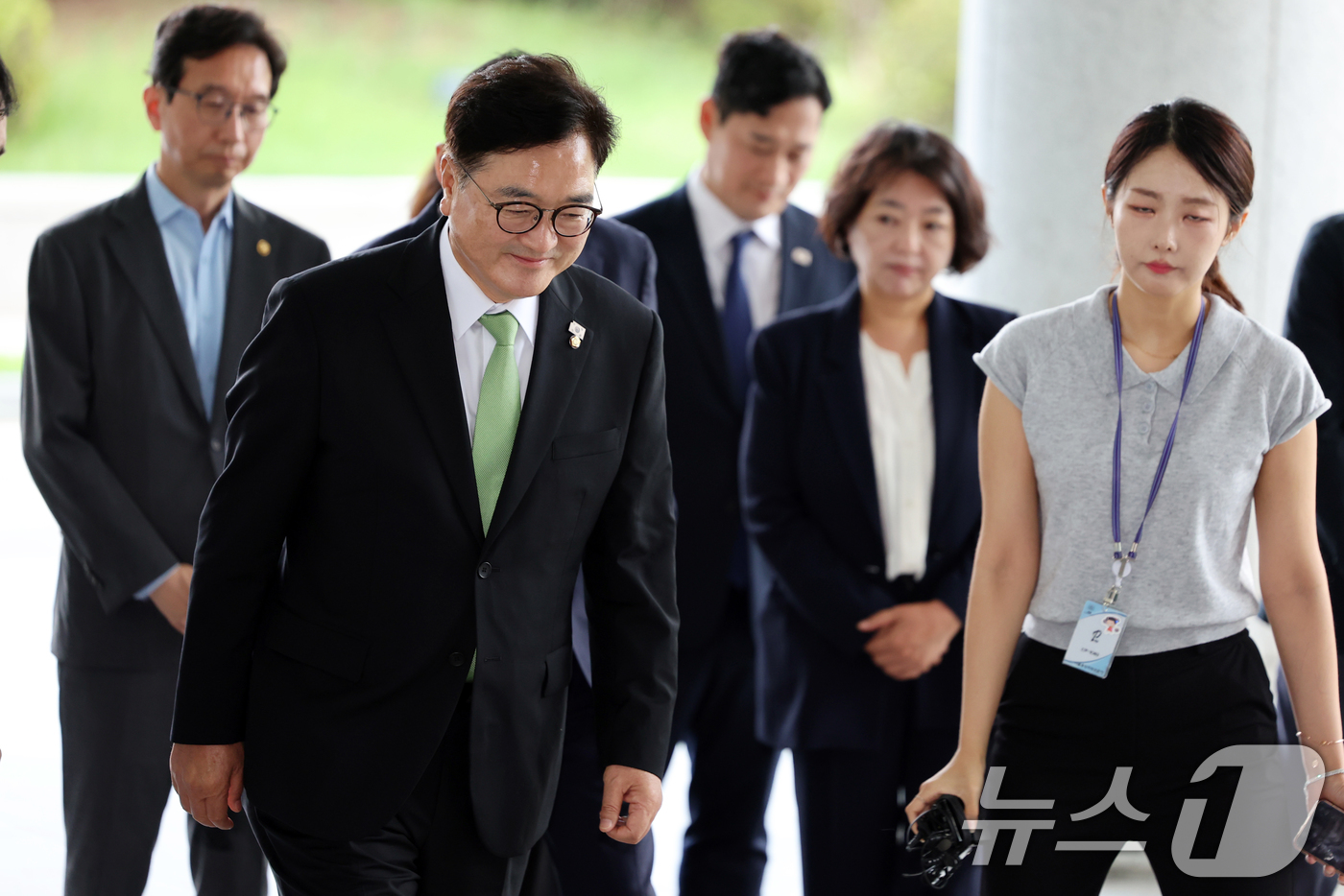 (서울=뉴스1) 황기선 기자 = 우원식 국회의장이 7일 오전 서울 서초구 서울고등검찰청에 마련된 내란특검(특별검사 조은석)으로 참고인 조사를 위해 출석하고 있다. 2025.8.7/ …