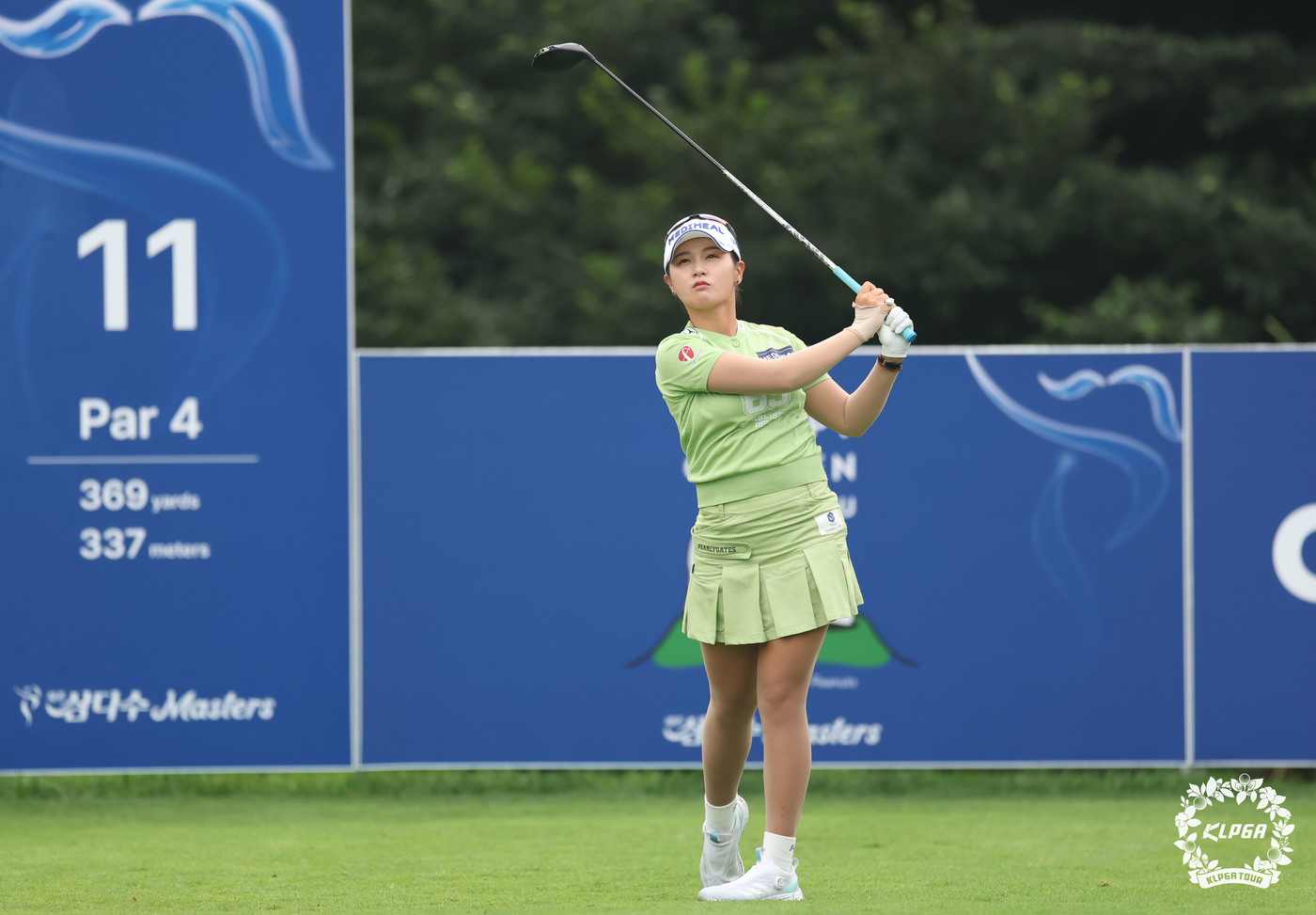 (서울=뉴스1) = 박현경이 7일 제주 서귀표 표선 사이프러스 골프앤리조트에서 열린 '제주삼다수 마스터스' 1라운드 11번 홀에서 티샷을 하고 있다. (KLPGA 제공. 재판매 및 …