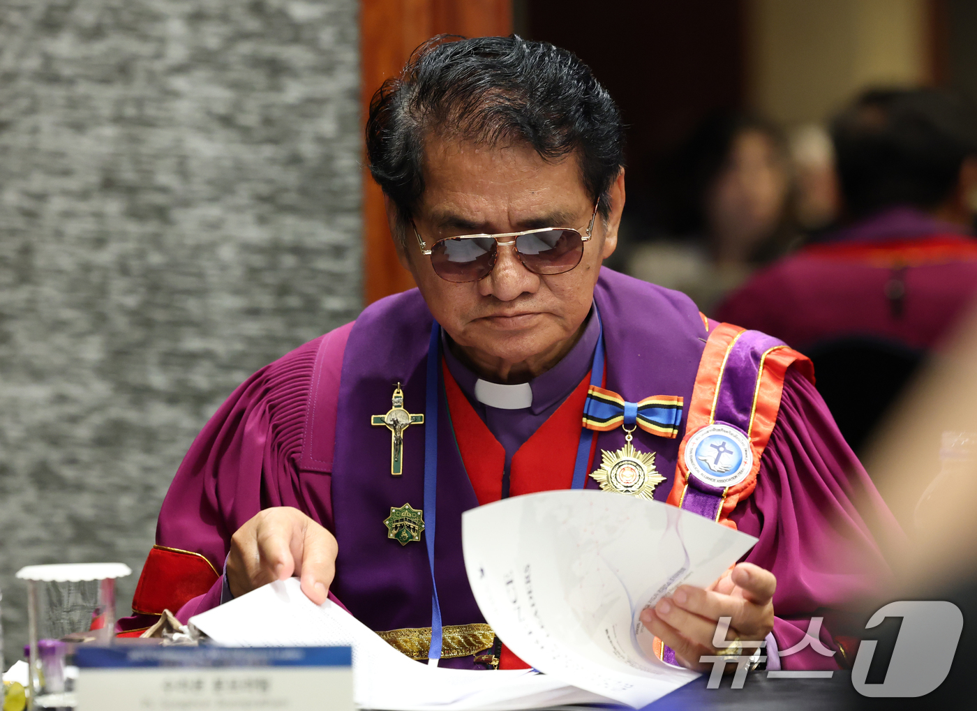 (서울=뉴스1) 권현진 기자 = 수라폰 분프라탐 복음주의 연합회 회장이 7일 오전 서울 송파구 잠실 롯데호텔에서 열린 ‘종교의 자유와 보편적 가치를 위한 세계 종교 지도자’ 기자회 …