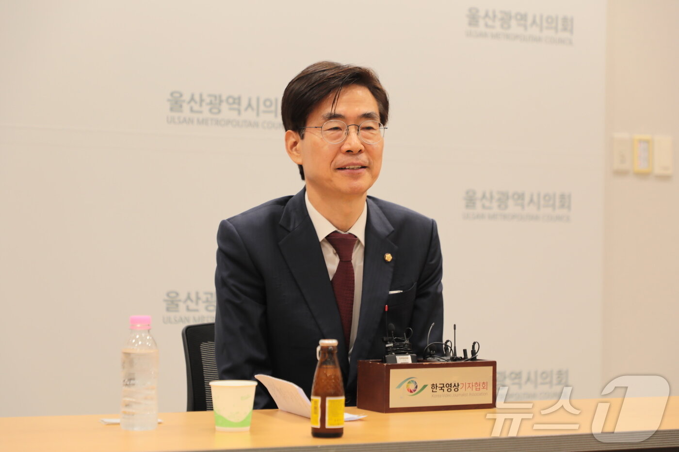 본문 이미지 - 국민의힘 당대표 후보인 조경태 의원이 7일 울산시의회를 방문한 자리에서 질의응답을 나누고 있다. 2025.8.7/뉴스1 ⓒ News1 김세은 기자