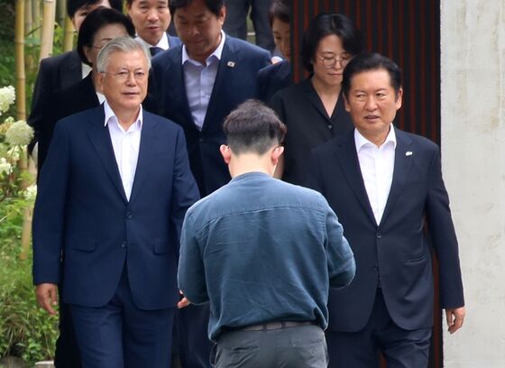 정청래 만난 文 "개혁과제 빠르고 제대로…지선까지 잘해주길"