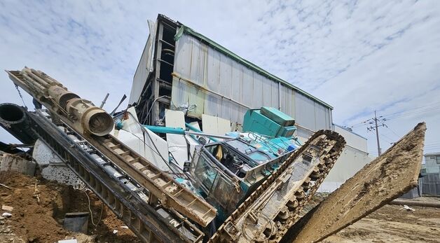 광주 공사현장에서 천공기 쓰러짐 사고