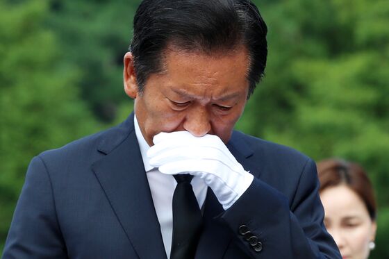 "잘하겠다" 盧묘역서 울컥한 정청래…文엔 "잘 가르쳐달라"(종합)