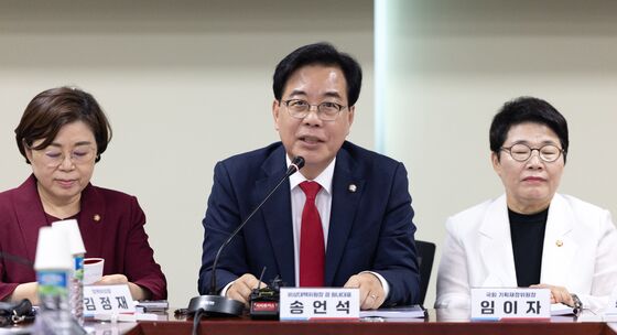 간담회 인사말하는 송언석 비대위원장