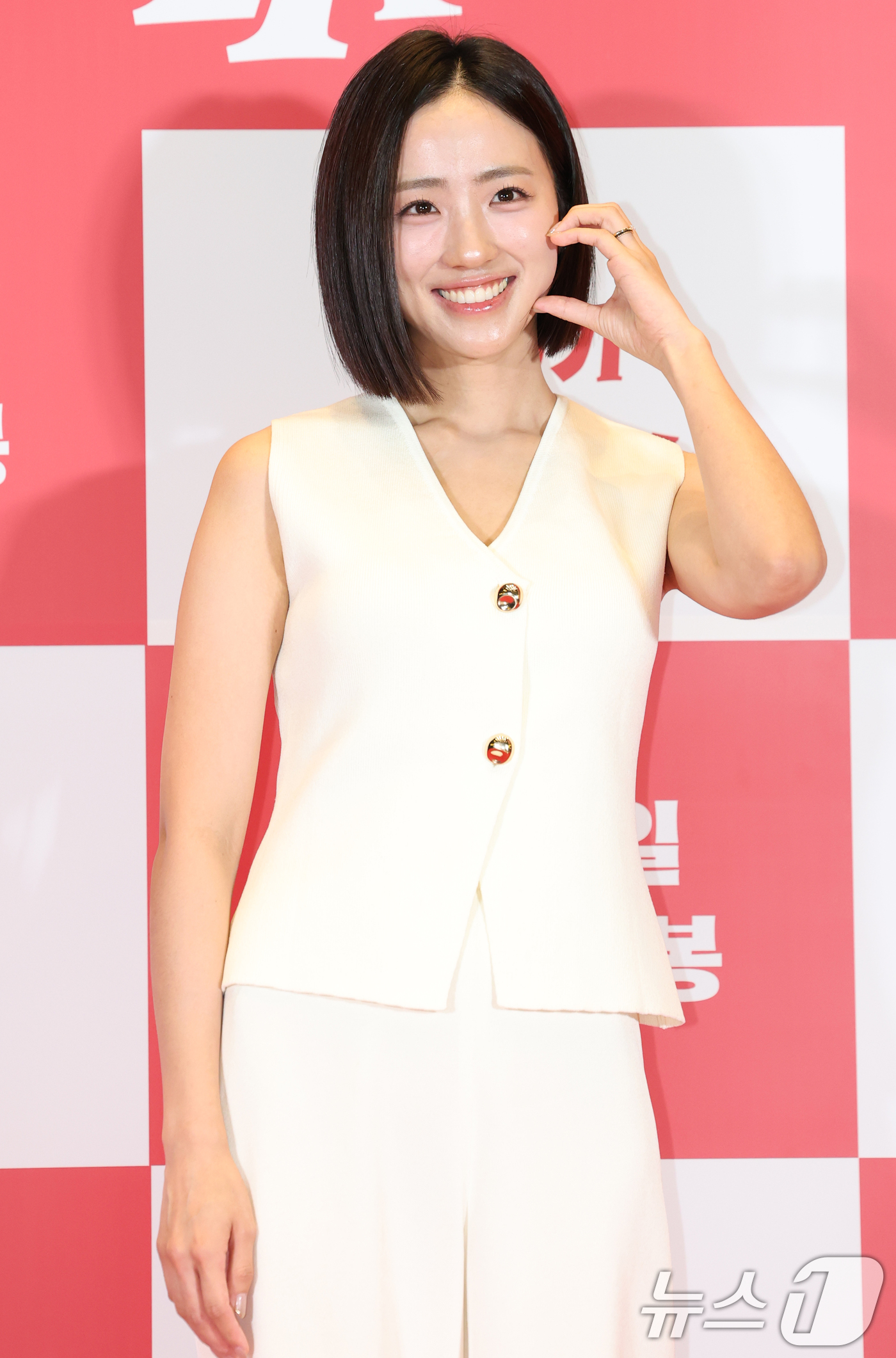 (서울=뉴스1) 권현진 기자 = 배우 배혜지가 7일 오후 서울 용산구 CGV용산아이파크몰에서 열린 영화 '악마가 이사왔다‘(감독 이상근) VIP시사회에 참석해 포즈를 취하고 있다. …