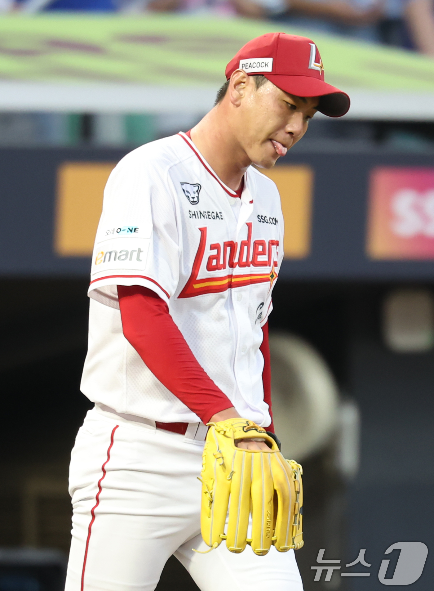 (인천=뉴스1) 민경석 기자 = 7일 오후 인천 미추홀구 SSG랜더스필드에서 열린 2025 신한 SOL Bank KBO리그' 삼성 라이온즈와 SSG 랜더스의 경기 4회초 2사 주자 …