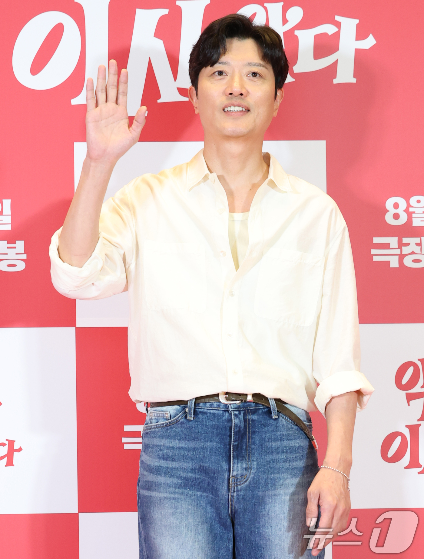 (서울=뉴스1) 권현진 기자 = 배우 박희순이7일 오후 서울 용산구 CGV용산아이파크몰에서 열린 영화 '악마가 이사왔다‘(감독 이상근) VIP시사회에 참석해 포즈를 취하고 있다.' …