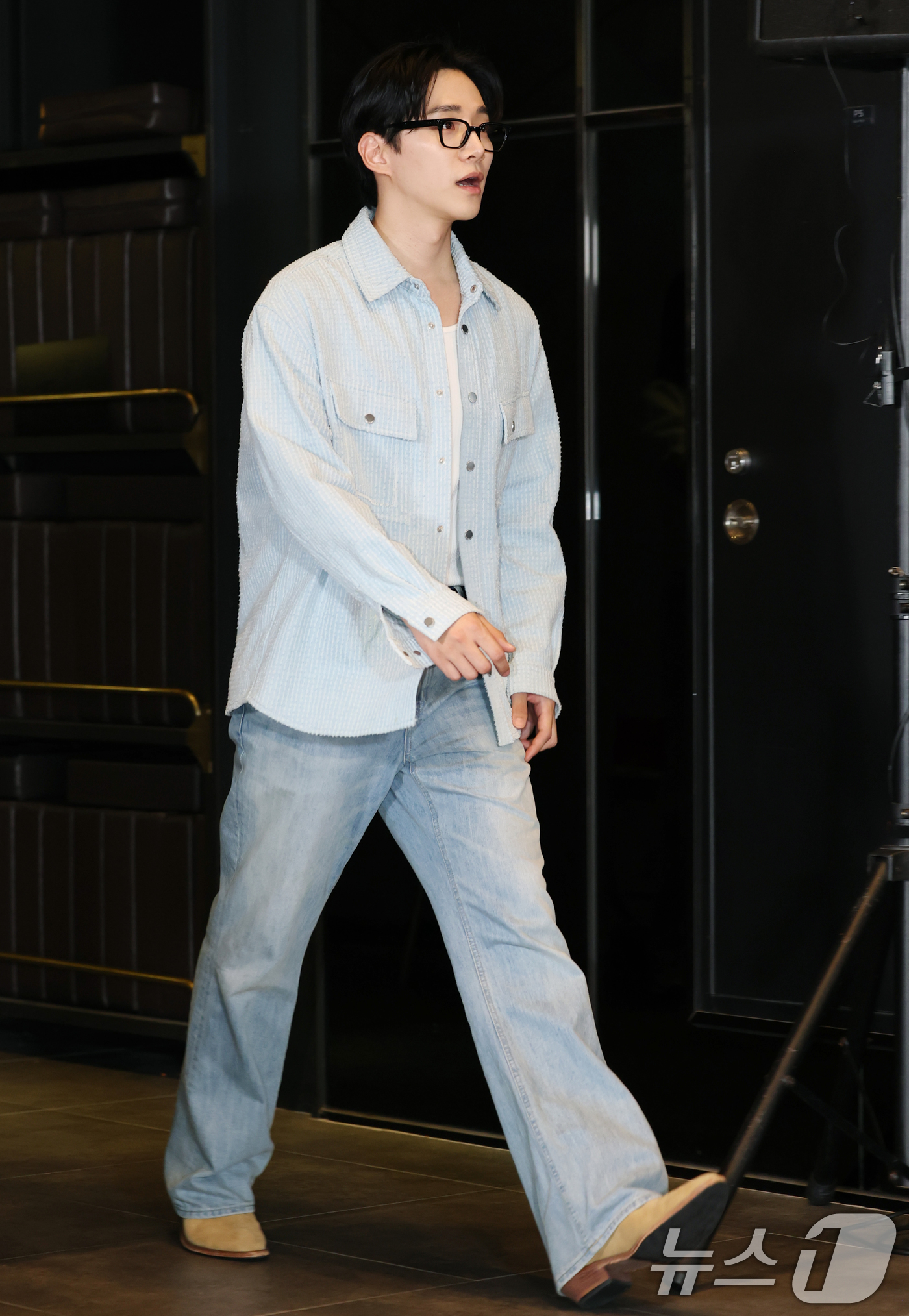 (서울=뉴스1) 권현진 기자 = 가수 겸 배우 이준호가 7일 오후 서울 용산구 CGV용산아이파크몰에서 열린 영화 '악마가 이사왔다‘(감독 이상근) VIP시사회에 참석하고 있다. 2 …