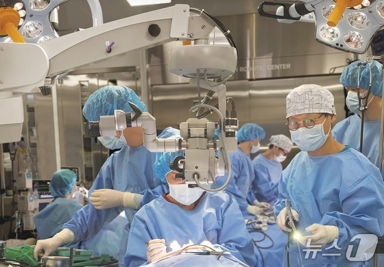 "짧은 인생, 사람·동물 도우며 살고파…기적의 수술실 만들었어요"