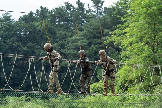 한미 ROTC, 사관후보생 동반 훈련 실시…유격 장애물 훈련 등
