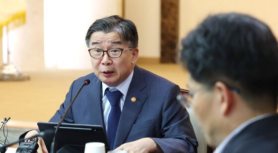 인사말하는 유철환 권익위원장