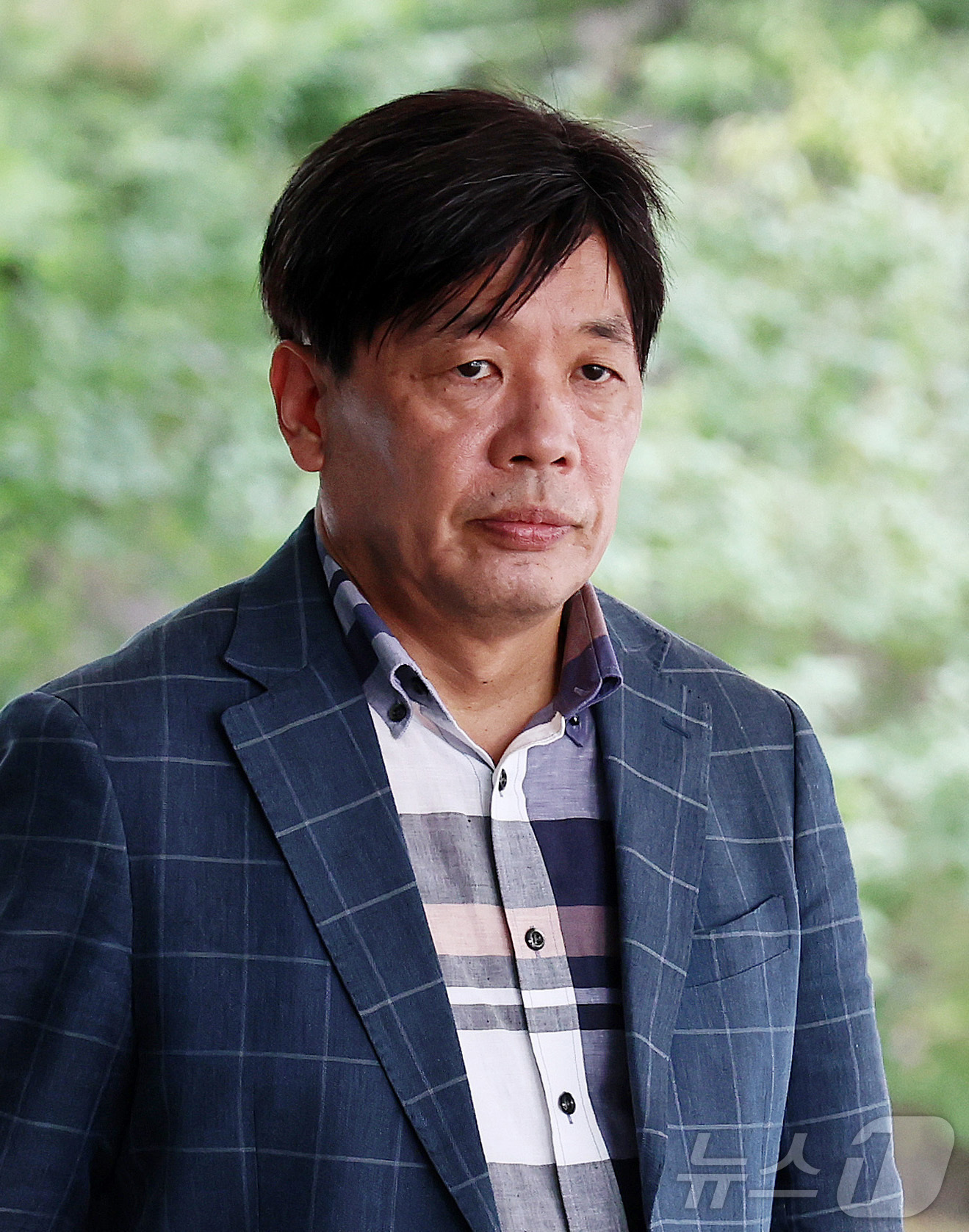 (서울=뉴스1) 구윤성 기자 = 조선호 전 경기도소방재난본부장이 8일 오전 내란특검이 자리한 서울 서초동 서울고등검찰청에서 참고인 조사를 받기 위해 출석하고 있다. 2025.8.8 …