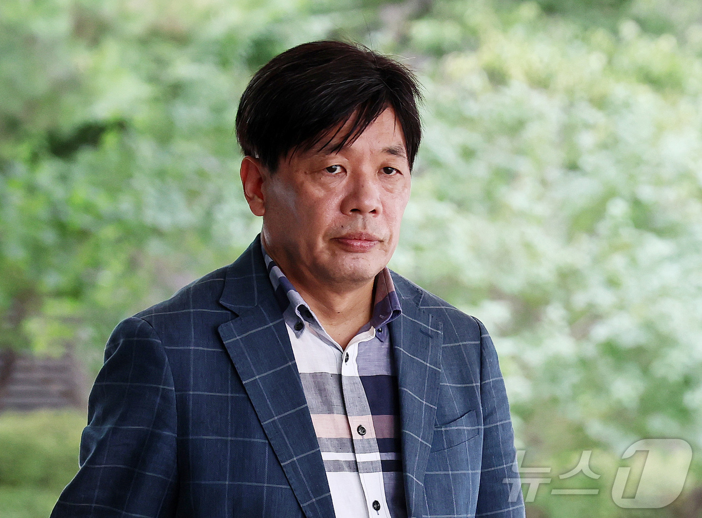 (서울=뉴스1) 구윤성 기자 = 조선호 전 경기도소방재난본부장이 8일 오전 내란특검이 자리한 서울 서초동 서울고등검찰청에서 참고인 조사를 받기 위해 출석하고 있다. 2025.8.8 …