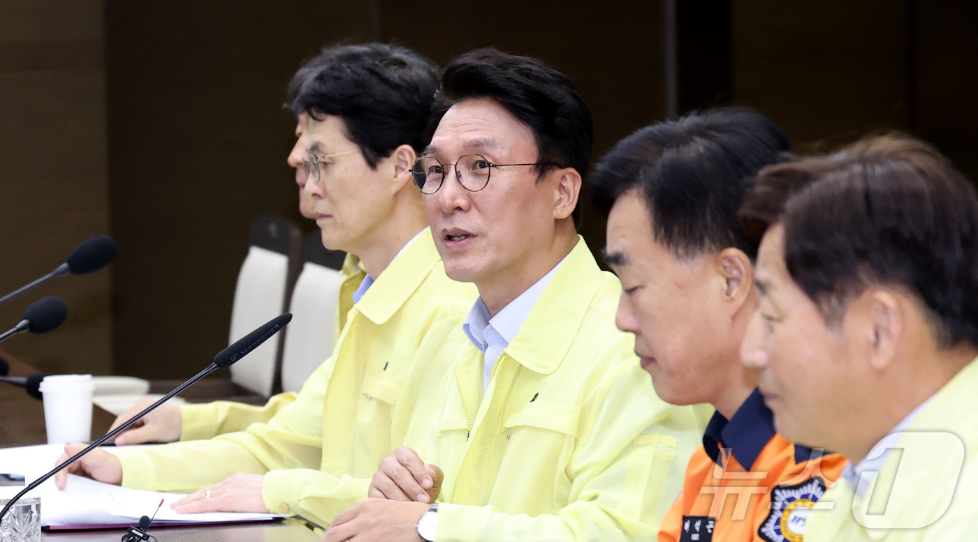 (세종=뉴스1) 김기남 기자 = 김민석 국무총리가 8일 오후 세종시 정부세종청사에서 열린 국가테러대책위원회를 주재하며 발언하고 있다. 2025.8.8/뉴스1