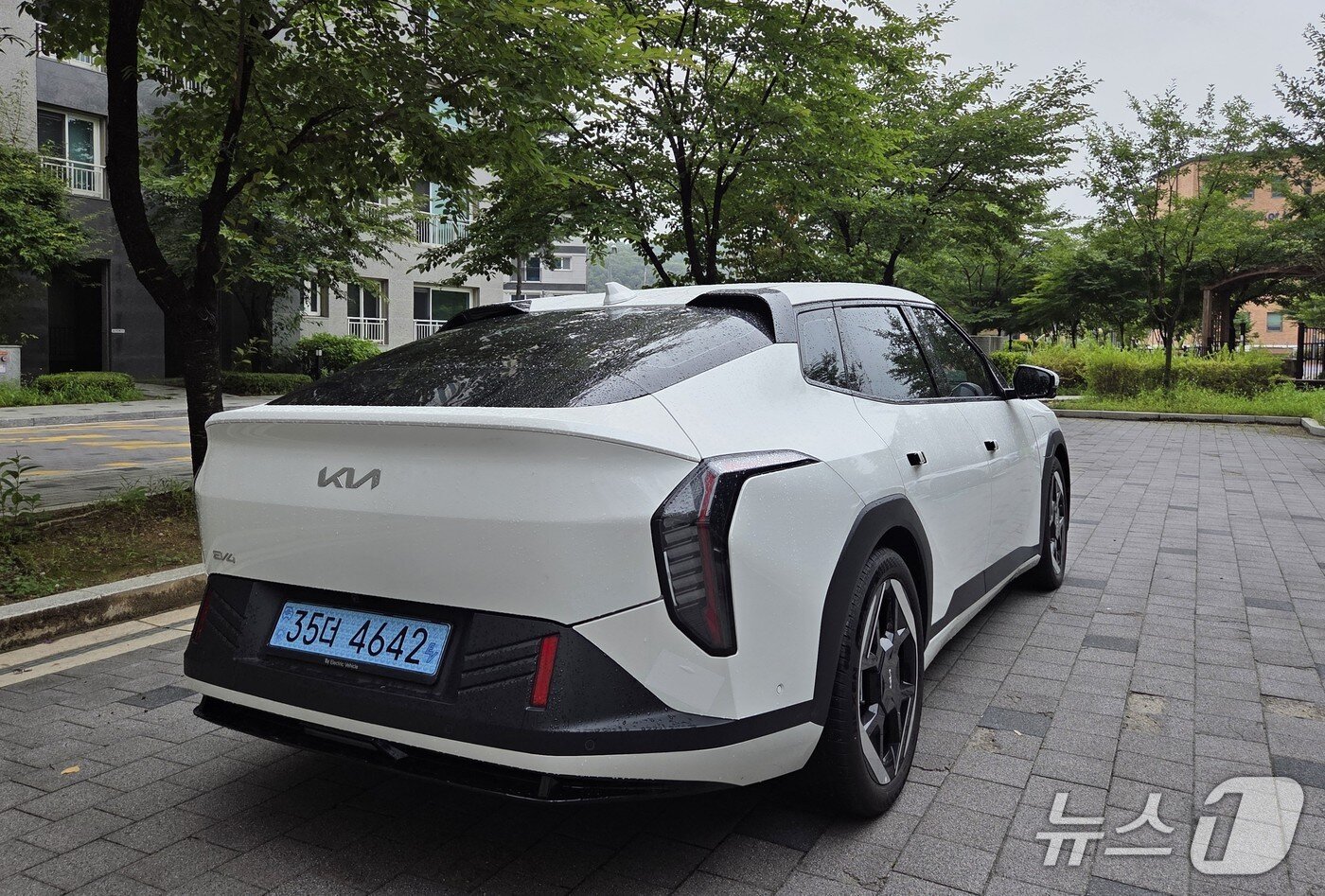 본문 이미지 - 기아 EV4 ⓒ News1 박기범 기자